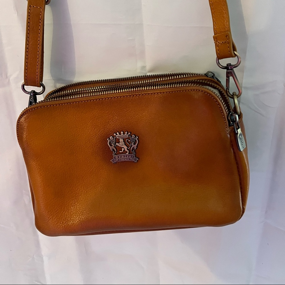 Womens genuine leather handbag from Italy